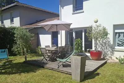 Image de Le Brigantin, villa mitoyenne de 88m2 avec terrasse, jardinet et petit garage
