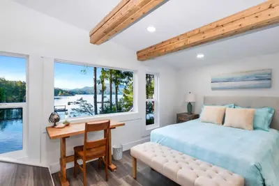 Image de Oceanfront Cottage with Hot Tub. Special :No Cleaning Fee.