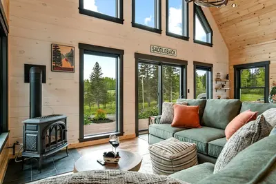 Image de 3br Escape w/ Hot Tub + Grill + Fireplace