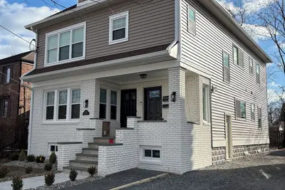Image de Cozy 2-bedroom, Newly Remodeled & Fully Furnished in Convenient Garwood. Pets Ok