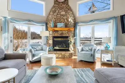 Image de LaNanna's Lakefront Retreat