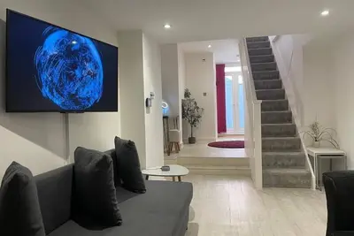 Image de Spacious1BR-6Guests-WalkToShops-FastWiFi