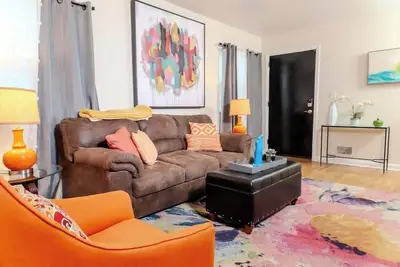 Image de Luxury Retreat: Chic Historic Vibe