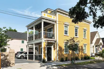 Image de New! Private Home Downtown at Emerson Square