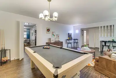 Image de Right Off Route 66: Retro Vinita Home w/ Game Room