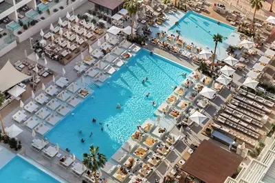 Image de Five Luxe Jbr - 1br Suite with hot tub - Beach & pool access - Ventura stays