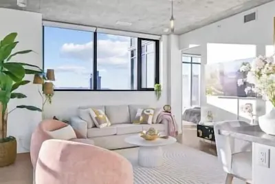 Image de Downtown Views | Gym | Ug Park | Interior Designed