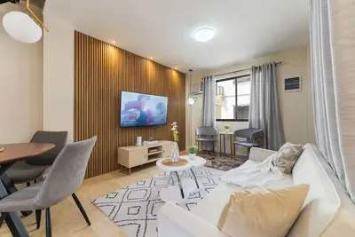 Central Cebu 3-Bedroom Entire House with Fast WiFi, Ac, Washer and Free Parking