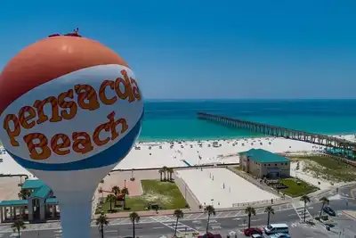 Image de Feel at Home_4BR|Near Town+Beach|Wifi