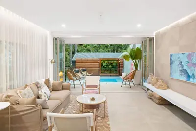 Image de Little Treasure - Mitti Street, Little Cove