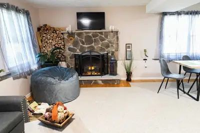 Image de Sofima-Cozy and Charming 2-bedroom apartment!
