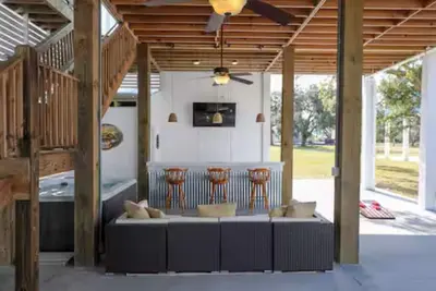 Image de Private Hot Tub! Walk to Beach! Lots of Parking!