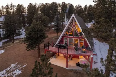 Image de Brand New! A-Frame, Hot Tub, Game Room, Cozy Cabin