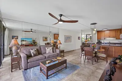 Image de Kamaole Sands 7-206 - Renovated, Courtyard Views, Steps to the Beach, Ac