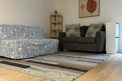 Image de Cozy 1bdrm suite near Lec and Hwy1. 1hr drive to Vancouver