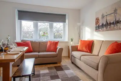 Image de Spacious 4-Bed Flat in Hamilton, Close to Glasgow