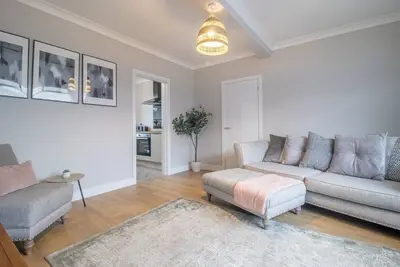Image de Spacious 3-Bed Home in Airdrie