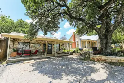 Image de Charming 2-bedroom cottage with Ac, WiFi in Marble Falls