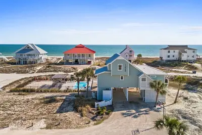 Image de Beach Home w/ Gulf Views, Beach Access, Private Pool, Volleyball, Ev Charger, Volleyball & More! !