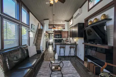 Image de Gorgeous 1br Tiny Home w/ Pool | Bocce | Free Tix