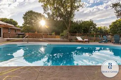 Image de Pool Vibes Retreat | Hot Tub | Poker | Fire Pit