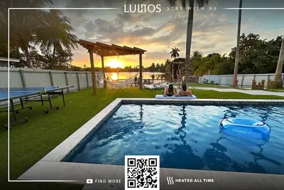 Image de Luxury 8br Home w/ Pool, Spa & Game Room Fun