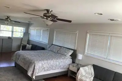 Image de Spacious 5-bedroom house in delightful State College 3 miles to Beaver Stadium