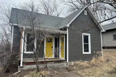 Image de Charming 2-bedroom bungalow. Just 750 feet from the Katy Trail!