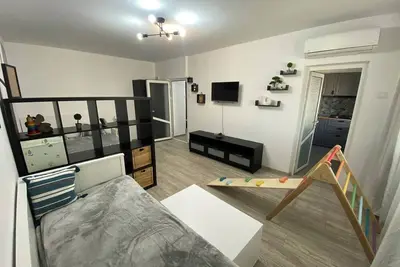 Image de Large Studio with King size Bed + Day bed, Ac, Parking, Child-Friendly and Toys