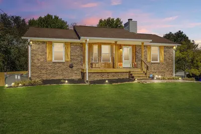 Image de Spacious 4-bedroom house in gorgeous Hendersonville with Ac, WiFi