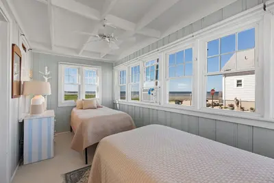 Charming 3-bedroom cottage in Old Saybrook with WiFi and Ac