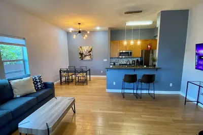 Image de \"We had a Fabulous Stay\" Charming townhome in superb Oakland with WiFi, Ac