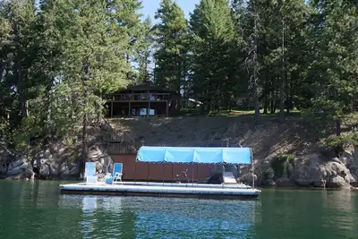 Image de Waterfront Hayden Lake 3bd cabin, private dock & covered slip. Awesome Fishing!