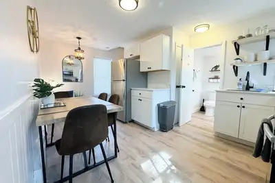 Image de New - Mins to Concord/ Nashua - Walk to Downtown -