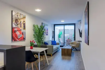 Image de Nuevo Pocitos Condo Lujo w\/King Beds, 3 Smart TVs, W\/D, Speedy WiFi, Rooftop Pool