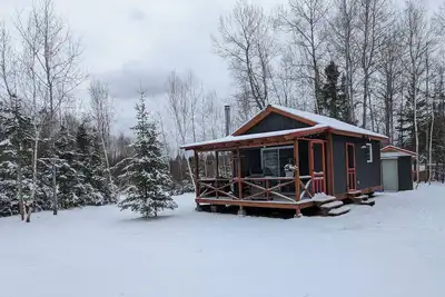 Image de Get away from the noise, Tranquil 1-bedroom off grid cabin min south of Sudbury