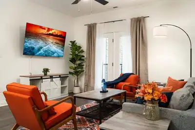 Image de Decadent Haven Spacious 2br 2ba King Beds Wfh Gym
