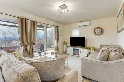 Image de Patios, Fire Pit & Views: Chattanooga Apartment!