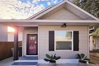 Image de Petite Stay - Private 2bed/2bath house 4 min from Pensacola Airport with WiFi/Ac