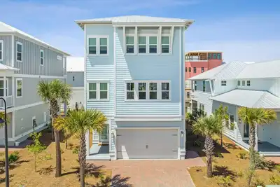 Image de Golf Cart, Bikes, The Big Chill, Shuttle to Beach Seasonally, 2 Pools!