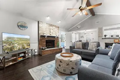 Image de Charming Savannah Family Home, Game Room, Dog Friendly