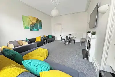 Image de 4 Bedroom Modern Spacious Apt - Edinburgh Old Town