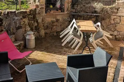Image de Charmante Maison : Un Séjour Paisible et Confortable à Flavin
