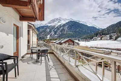 Image de Appartement \"Genziana\" avec vue sur les montagnes, terrasse privée et Wi-Fi