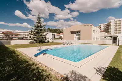 Image de Maison de vacances 'Viana Beach Surf House' avec vue sur la mer, piscine privée et Wi-Fi