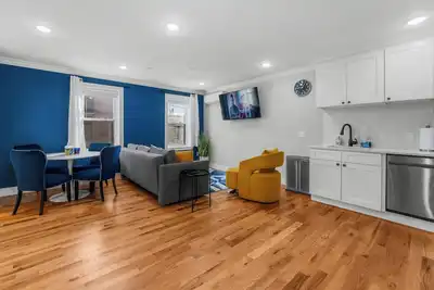 Image de Luxurious Retreat! Near Si Stadium & Path-Easy Nyc Access-Walk to Shops & Dining