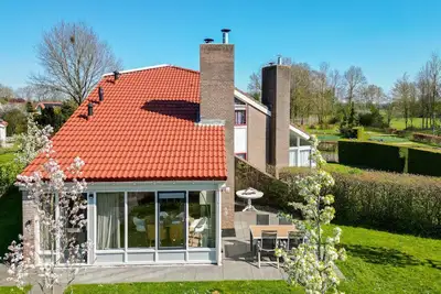 Kluut | Beautiful house with sauna and fireplace