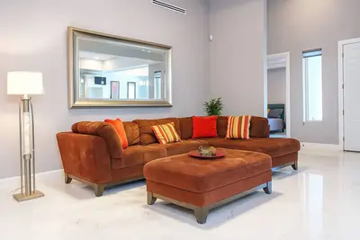 Image de La Serenidad /w 2 King Beds-Ev Charging Port & Pet Friendly