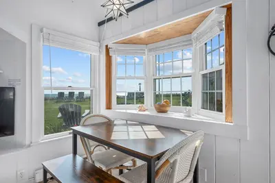 Image de Cozy coastal retreat with stunning Nantucket Sound views!