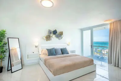 Image de Steps to Beach on 10th Floor w/Parking @ Esj